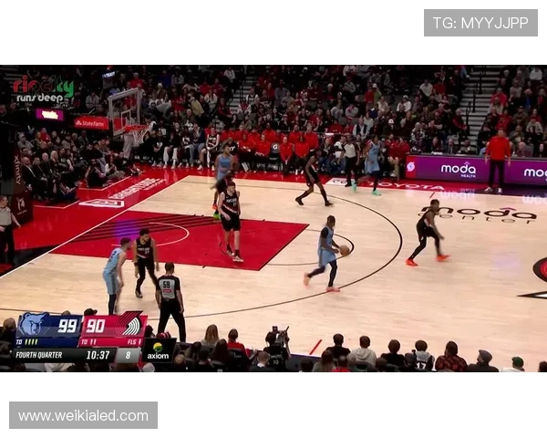 [NBA]里夫斯抢断反击一条龙 带领球队继续追分.